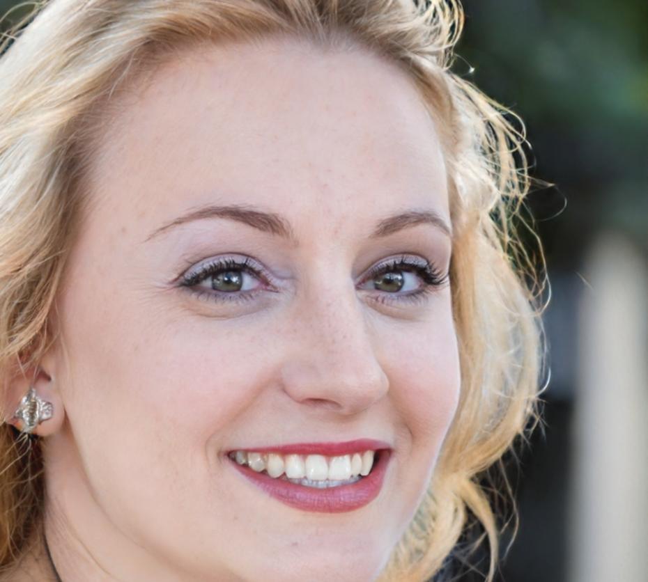 Prof. Sarah Weber, Finanzanalystin